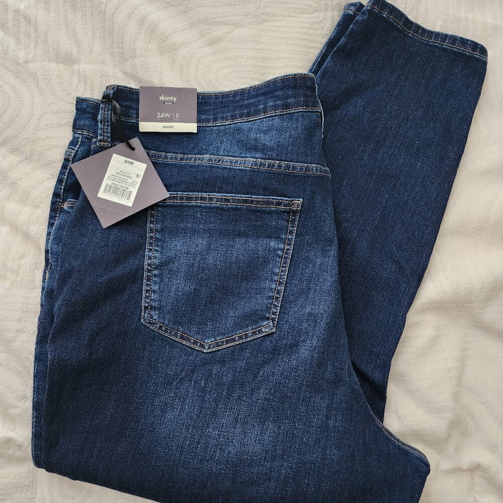 NWT Ava&Viv Plus Size High Rise Skinny Jeans - 24 Dark Wash